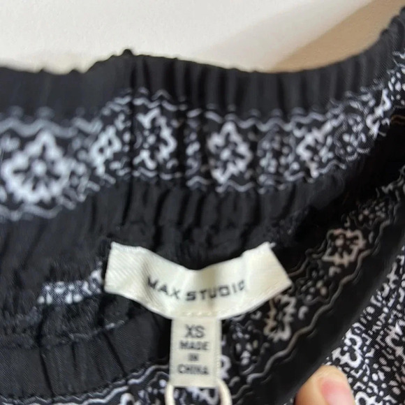 NWT MAX STUDIO Medallion Print Crepe Pants Size XS | black and white - Picture 6 of 6
